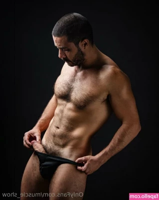  [ muscle-show ] - Talking - Removing Trainers. Got home from shopping and just had to