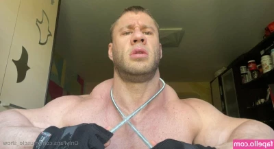  [ muscle-show ] - My thighs are soooo soft!