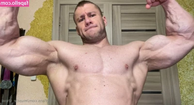  [ muscle-show ] - Can you get my back?