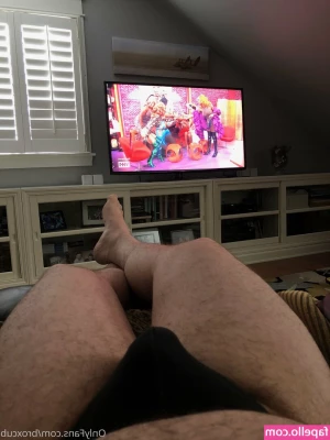  [ broxcub ] - Which one do you prefer? My 🍑 or my 🍒? DM me right away so I