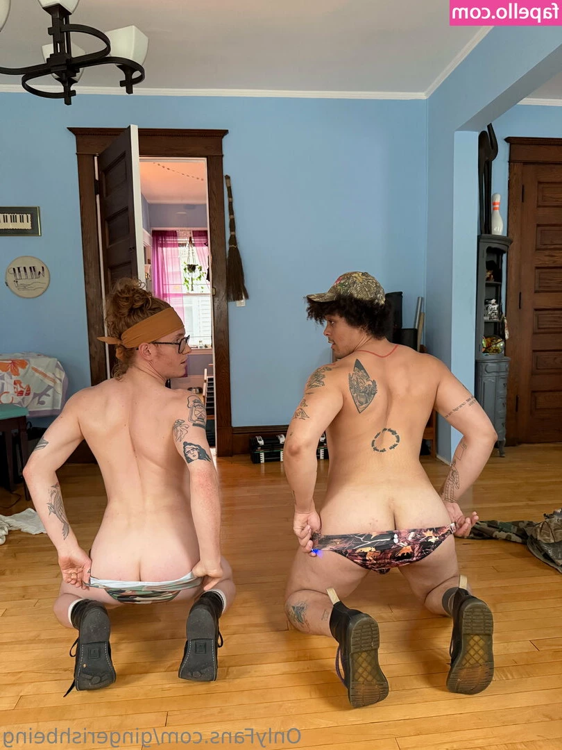 gingerishbeing - Do you have a favorite piece of clothing on girls?