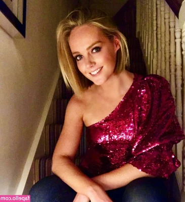  [ local-tv-presenters ] - Dat ass though