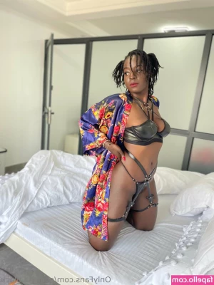 evelyna.black [ evelyna-black ] - I hear we have an ass man in the audience  How s this
