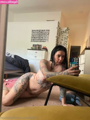  [ fenixsun-1 ] - Imagine getting out of the shower and Im putting my sexy little feet