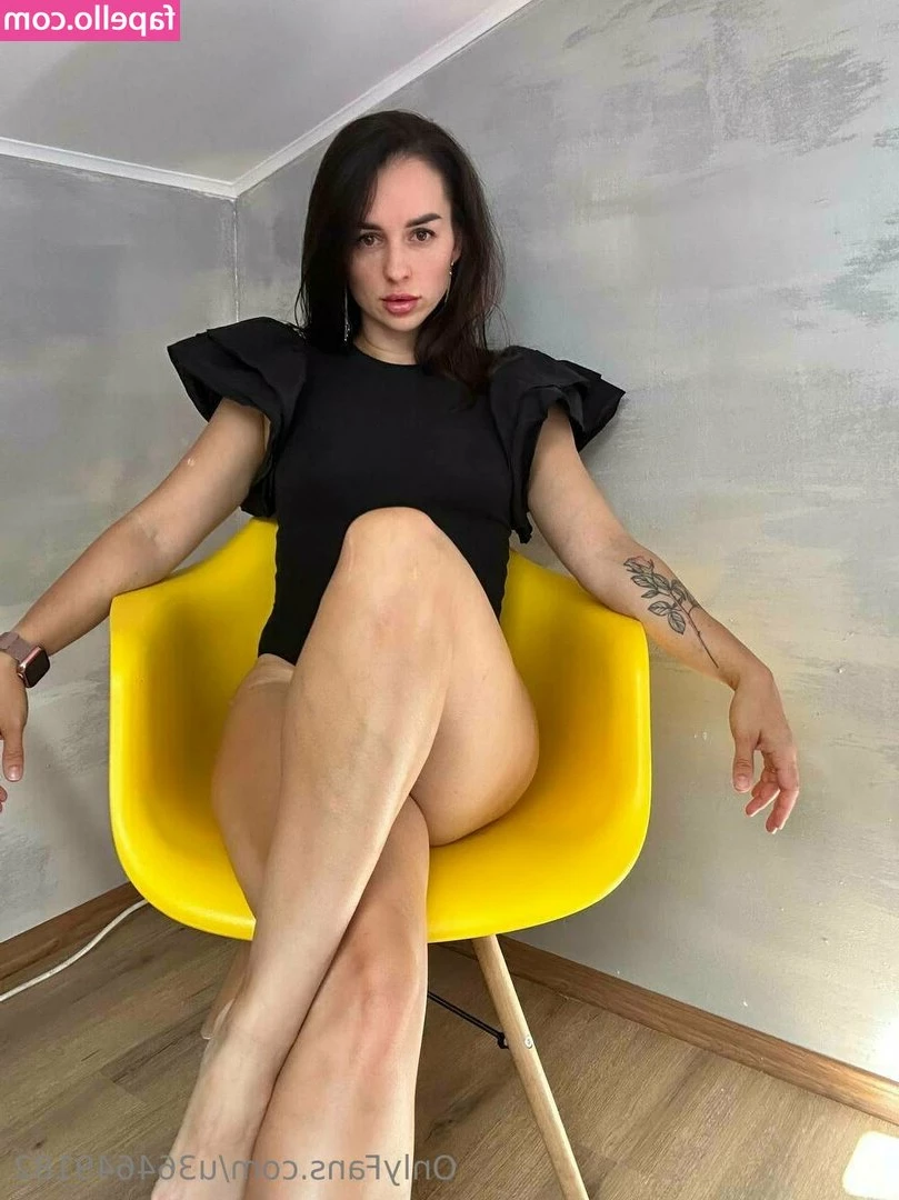 pop_vip_mommy [ pop-vip-mommy ] - Follow me, I know a place where we can get wet in private 💦😈