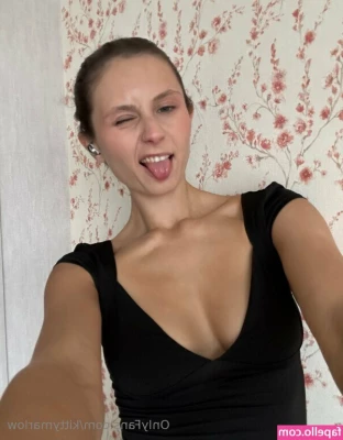 kitty_marlow [ kitty-marlow ] - Join me LIVE tonight at 8pm pst