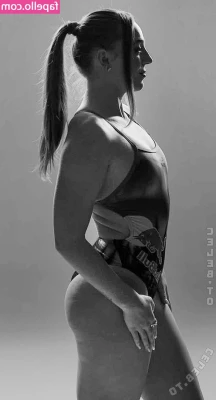 Molly Carlson [ molly-carlson ] - Are you getting ready for dinner? 🤔 I want to be your dessert