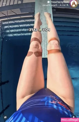 Molly Carlson [ molly-carlson ] - Stage booty