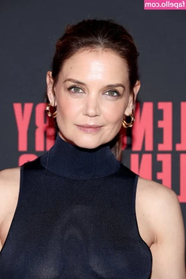 Katie Holmes [ katie-holmes ] - I’m not as active today cause I’m celebrating my one year of