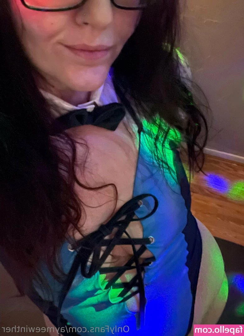 aymeewinther - this angle? 😳