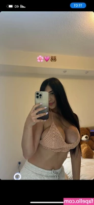 Sweetgz - Playing with myself in the car gets me so hot.