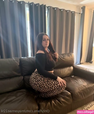 mayaxxcaked - Happy hump day     Going live tonight at 9   so be prepared to play