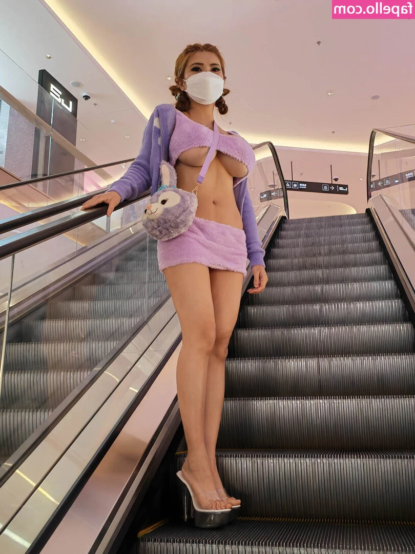 SexyCyborg - A firm squeeze or a hard smack