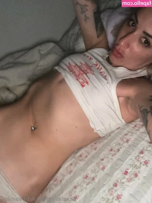 adrivainilla - Imagine waking up to these boobs every morning [pic]