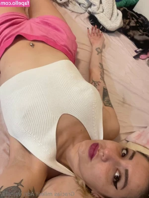 adrivainilla - Ruby Farting On Your Pillow With Dirty Talk! Rate this video from