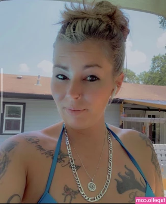 Amberluvs25 - Just Wonder Woman teasing you with her chest for 26 seconds..check it