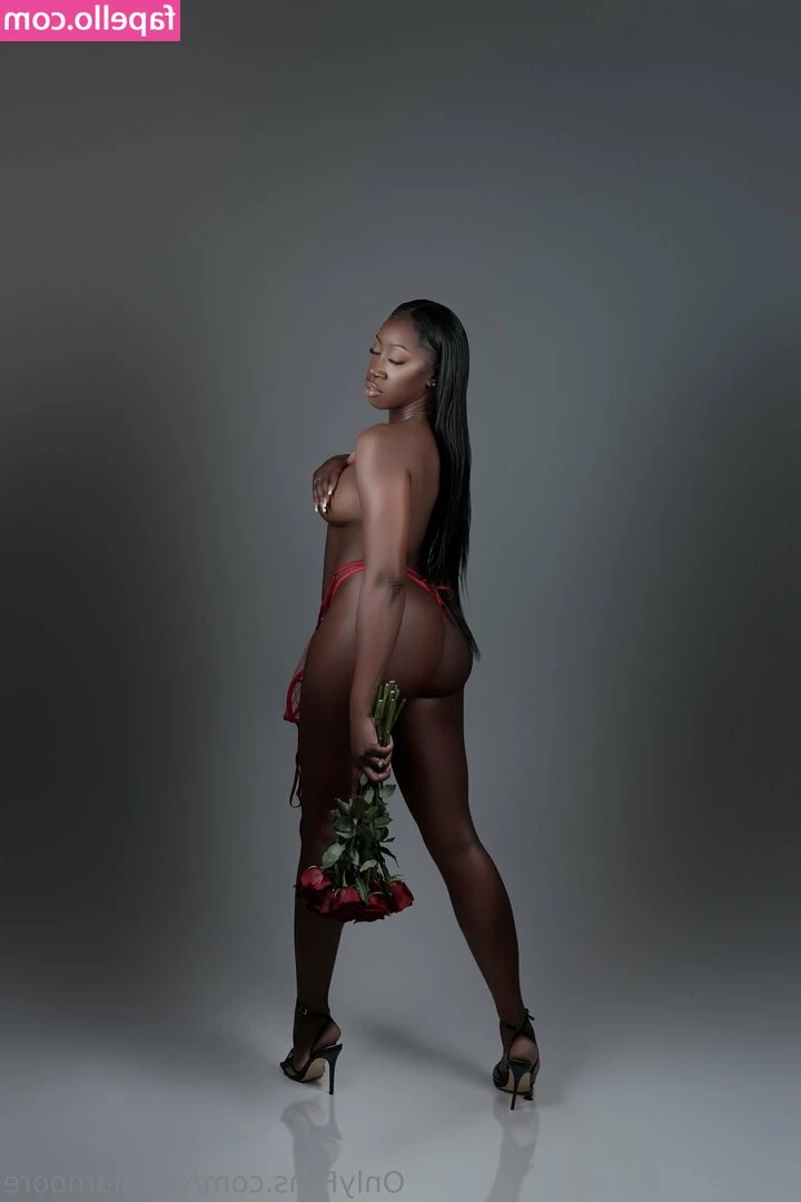 vipmiamoore - Shaking that