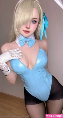 Annie Leonhardt [ annie-leonhardt ] - Moroha snow folder featuring me rubbing snow on my lady bits &