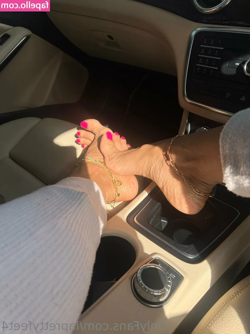 laprettyfeet4 - I want to feel you caress my nylon legs slowly working your way up