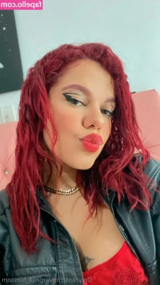 ameliabomb - Merry Christmas to my fans and my fans alone