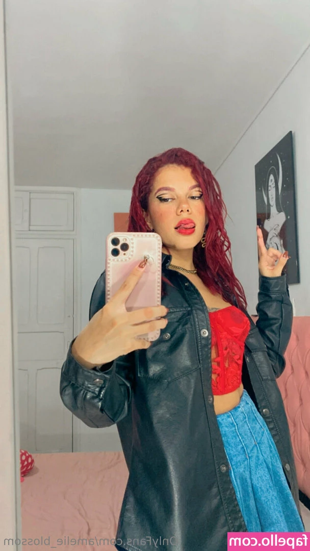 ameliabomb - Don t forget to tip your hoes  We work hard to keep this shit