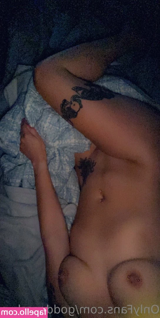 goddessskye95 - Clapping my ass makes my pussy wet 🐱😩💦 online now talk to me