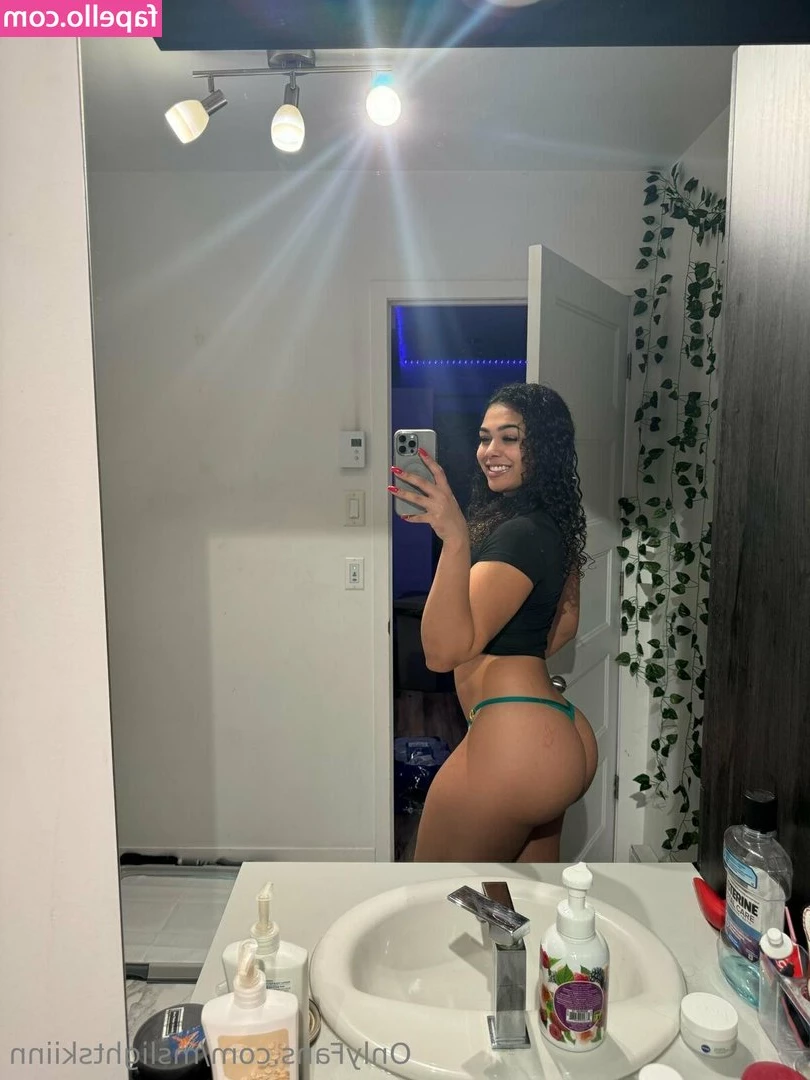  [ mslightskiinn ] - Tyrese Sunday means I'm cumming in ur face all day! Cum check ur DMs,
