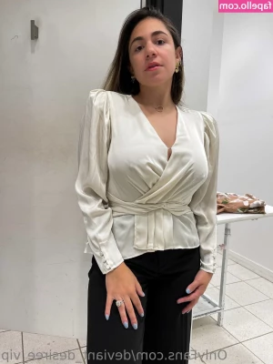 Deviant Desiree VIP [ deviant-desiree-vip ] - 6 hots blowjobs pour 19 99 37 minutes de vidéos Blowjobs-
