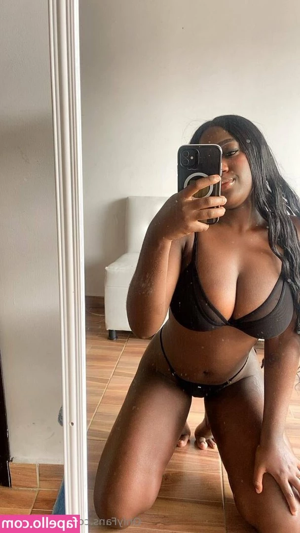 lovezahara - Playin with my boobs