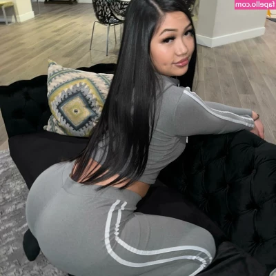 babyphatt - Put LIKE if you want this big magic wand to slide in between my