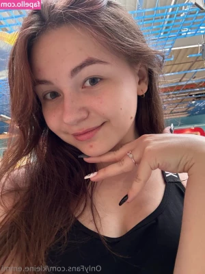Kleine.emmi [ kleine-emmi ] - I want to come to you🍓🍓 I want to hug you 🥰🥰🥰🥰