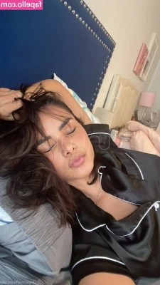 Maricielo Effio [ maricielo-effio ] - Does anyone want to exchange sexy photos and videos with me  I m