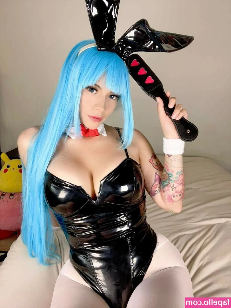 Kanako Redfield [ kanako-redfield ] - Smoking after hours of sex and play with Daddy for snap and pictures.
