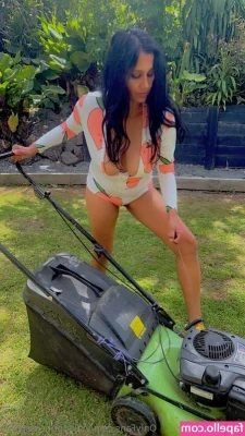 Indian Princess [ indian-princess ] - Gripping those balls
