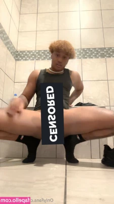 diorxxdick - You rarely see my abs. 😍😍😍 But it shows out today!!!