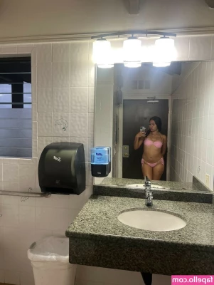 Destoosmiiley - Come put your dick in between my big tits please 🫣 or I can put