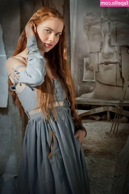 Hera Hilmar [ hera-hilmar ] - Hello Monday...