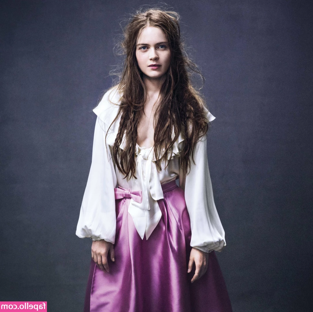 Hera Hilmar [ hera-hilmar ] - Had a huge load on my abs and was think about to