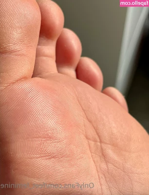  [ feet-feminine ] - 100th FREE POST!! Happy Fishnet Friday.