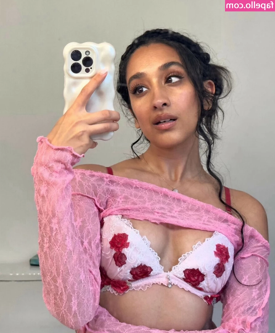 Raveena - Put your dick in between
