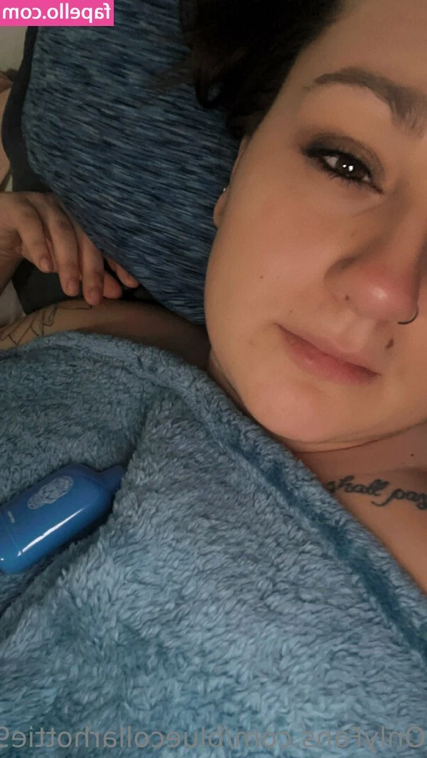  [ bluecollarhottie98 ] - sorry for the low quality, but i love popping out my titties to play