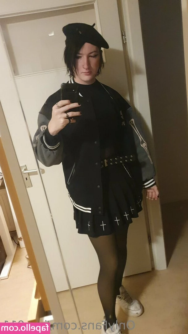 jory011 - I hate wearing clothes! Tip to see me naked 🥰