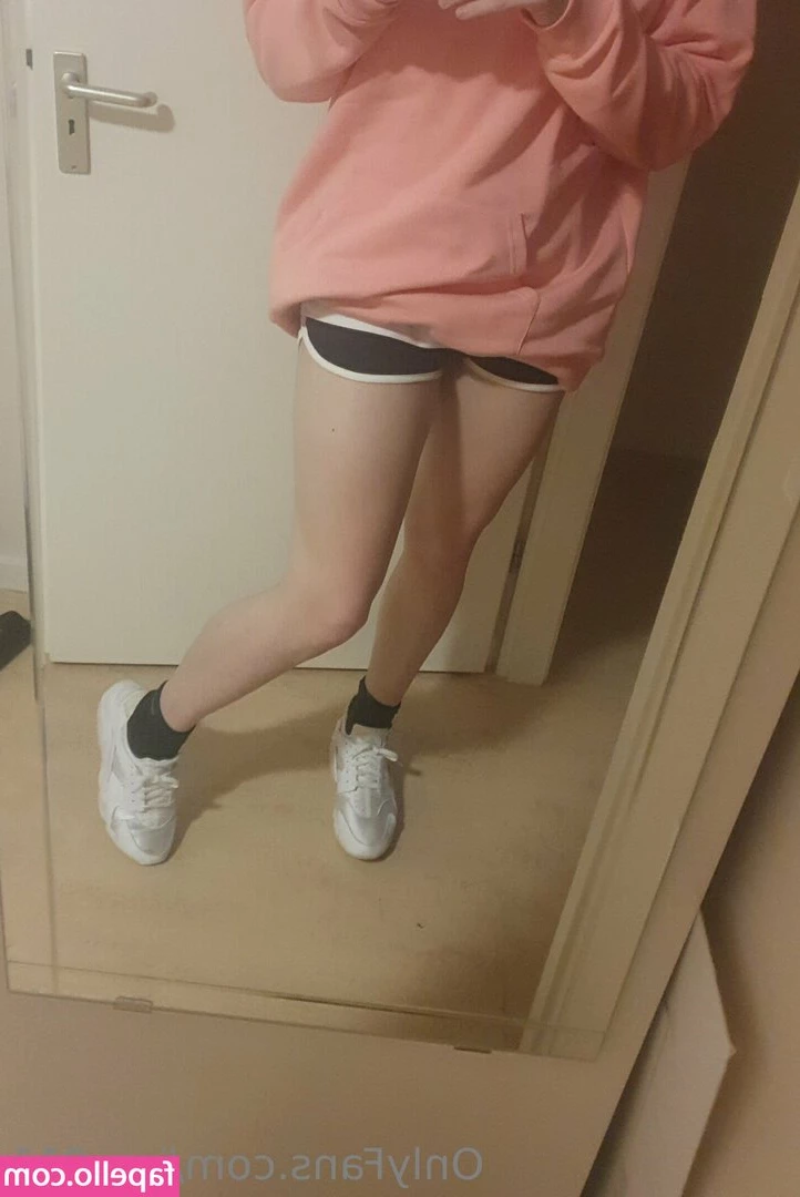 jory011 - One for the foot lovers who also love cum