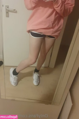 jory011 - One for the foot lovers who also love cum