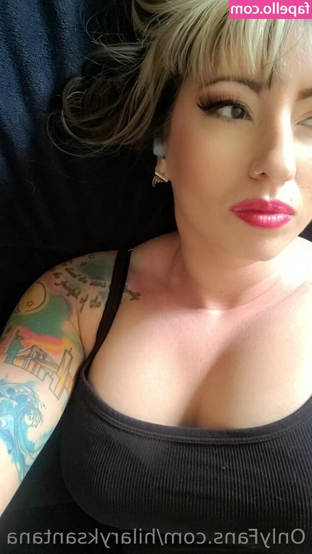 hilaryksantana - I need someone who presses me against this door