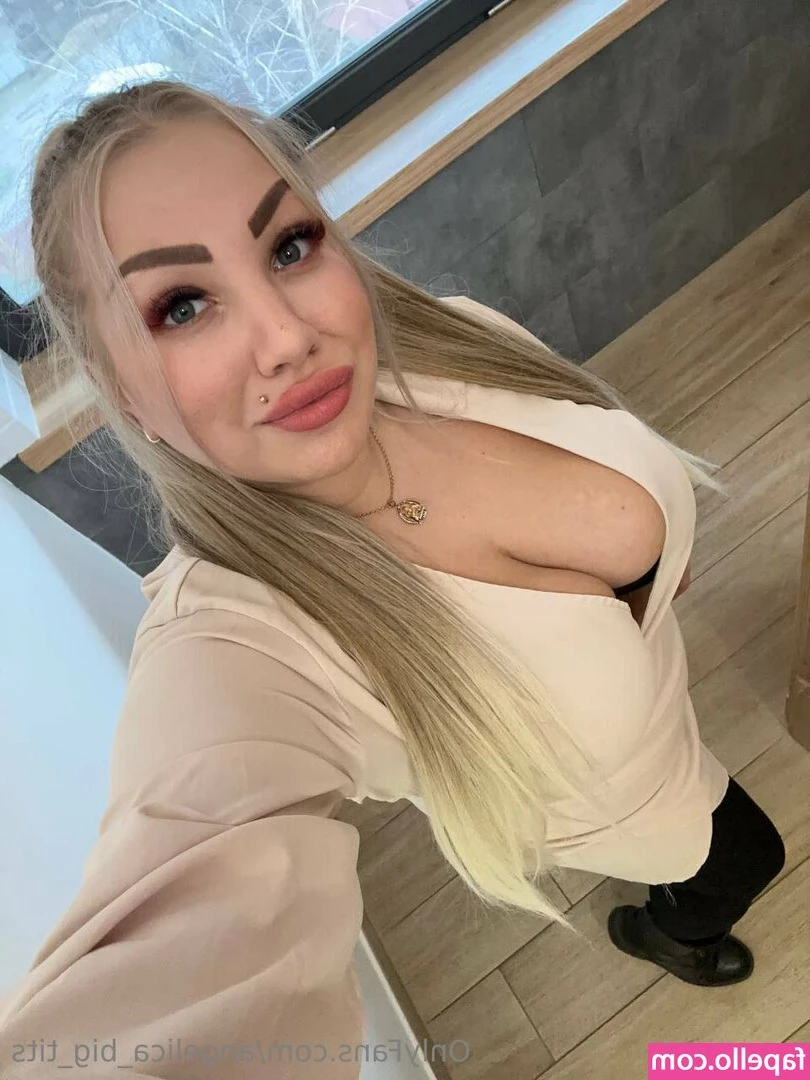 angelica_big_tits [ angelica-big-tits ] - Who likes it raw?