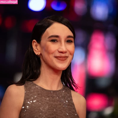 Sibel Kekilli [ sibel-kekilli ] - Te gustan las fotitos así