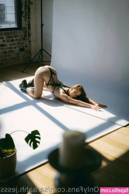 Sarah Jess [ sarah-jess ] - Every girl have a night routine and mine is including changing a new
