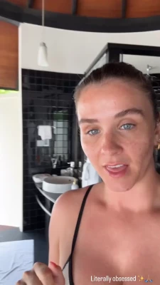 Brooke Vincent [ brooke-vincent-1 ] - Happy December  the darkest month of the year  It be nice to have