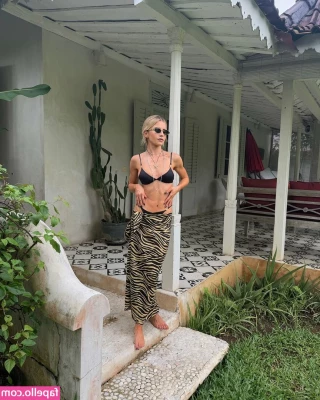 Caroline Daur [ caroline-daur ] - The goal is to keep you focused! 👀💗